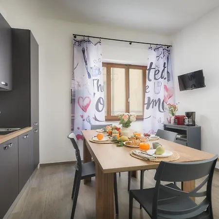 La Finestra Su Guido Monaco Holiday home *